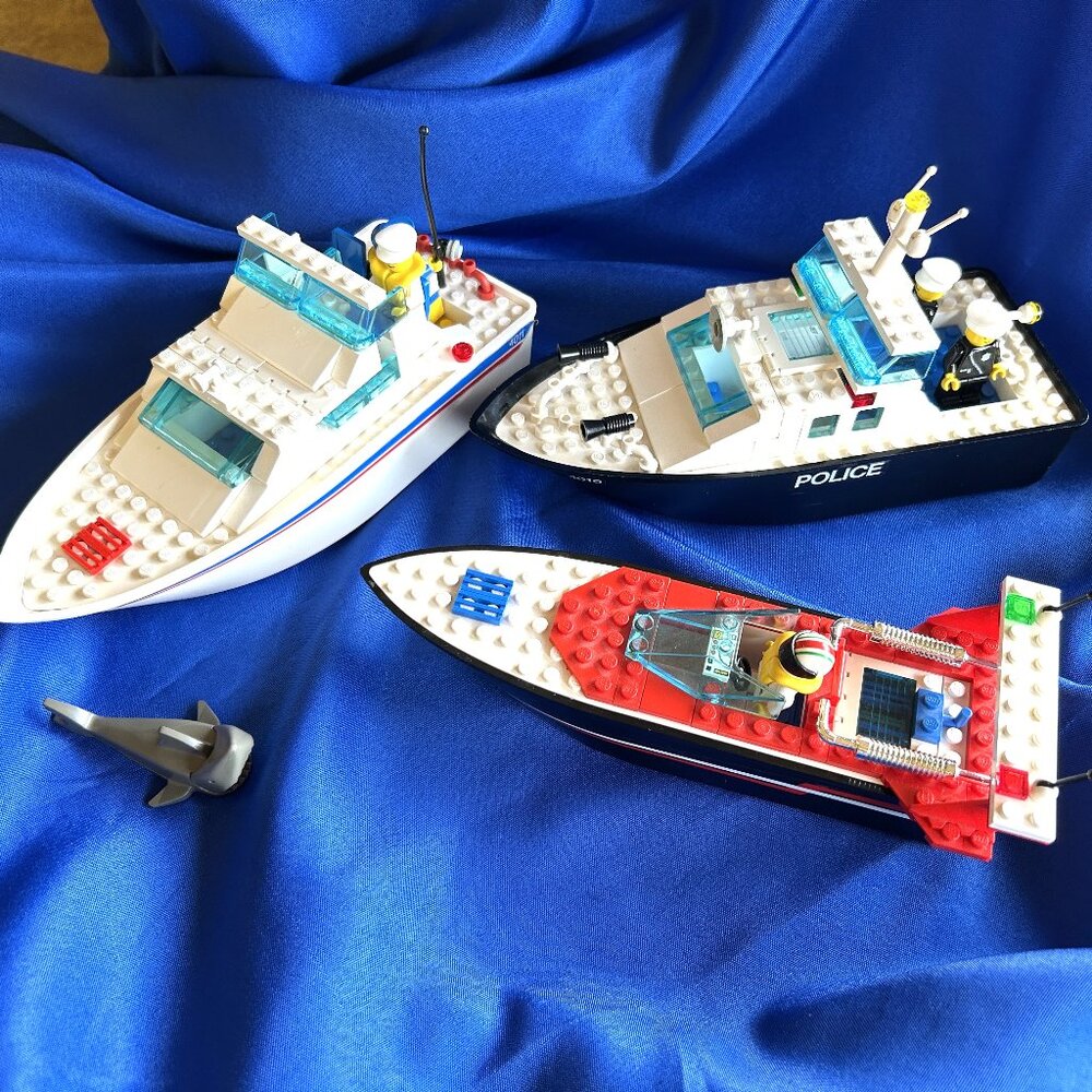 3 Sets of Lego Boats, Cabin Cruiser,  Police Rescue and Riptide Racer 100%